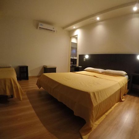 Hotel Riviera Córdoba Buitenkant foto