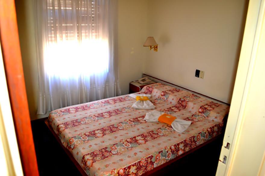 Hotel Riviera Córdoba Buitenkant foto